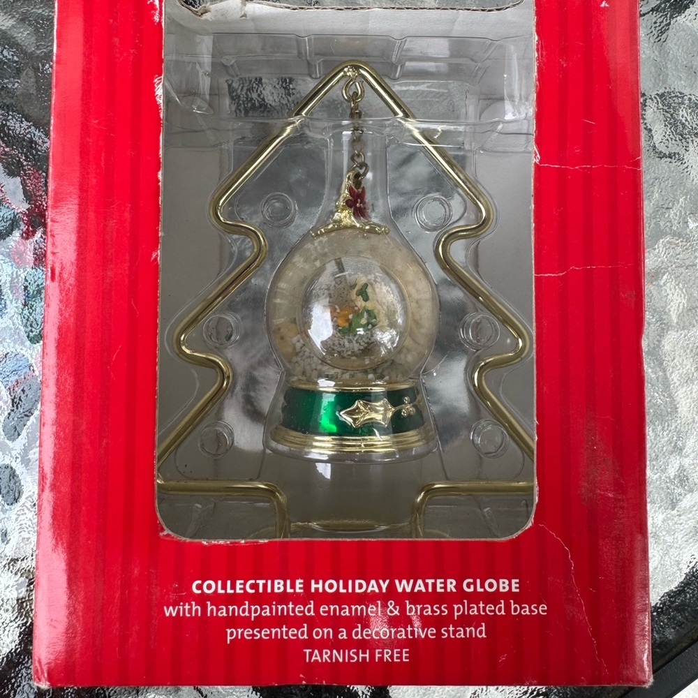 Christmas‎ Water Globe Harvey Lewis Collectible 6" Holiday Tree Polar Bear NIB
